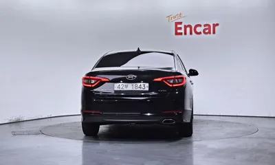 Hyundai Sonata 2015, 177074 км, за 3230.92 USD