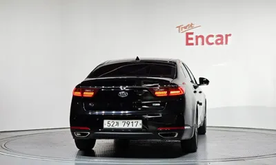 Kia K7 2018, 208254 км, за 7930.83 USD