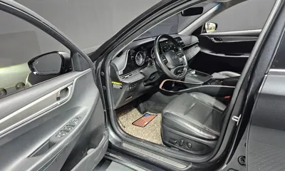 Hyundai Grandeur 2020, 80298 км, за 14945.06 USD - фото 10