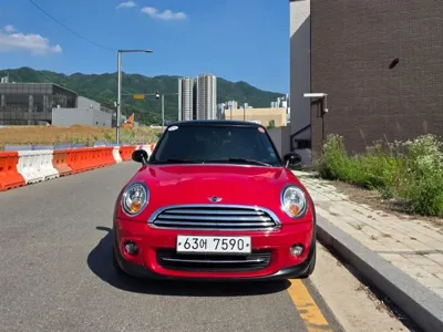 MINI Cooper 2013, 156500 км, за 2619.14 USD