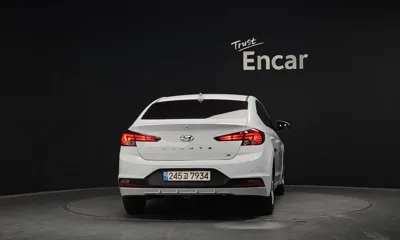 Hyundai Avante 2019, 68706 км, за 7862.57 USD