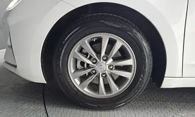 Hyundai Avante 2019, 68706 км, за 7862.57 USD