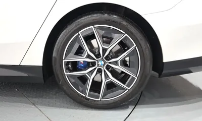 BMW 5-Series 2024, 26246 км, за 38670.04 USD - фото 21