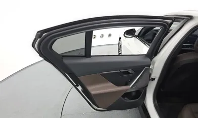 BMW 5-Series 2024, 26246 км, за 38670.04 USD - фото 25