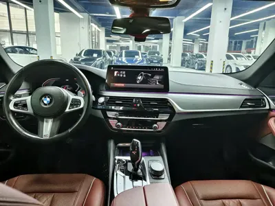 BMW 5 Series 2022, 107000 км, за 26449.08 USD - фото 7