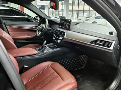 BMW 5 Series 2022, 107000 км, за 26449.08 USD - фото 8
