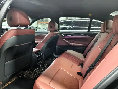 BMW 5 Series 2022, 107000 км, за 26449.08 USD - фото 9