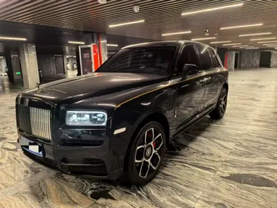 Rolls-Royce Cullinan · 2021 год