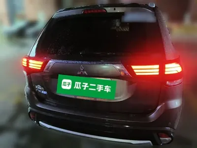 Mitsubishi Outlander 2017, 120100 км, за 6834.26 USD - фото 10