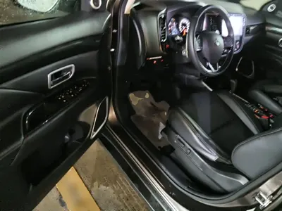 Mitsubishi Outlander 2017, 120100 км, за 6834.26 USD - фото 23