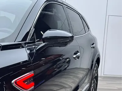 Hongqi Hongqi HS5 2022, 61000 км, за 11474.01 USD