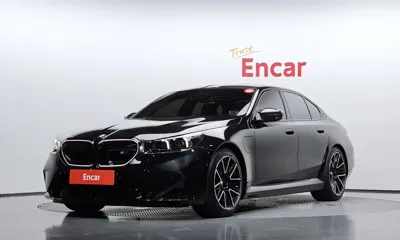 BMW M5 · 2025 год