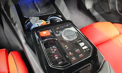 BMW M5 2025, 7133 км, за 123506.42 USD - фото 9