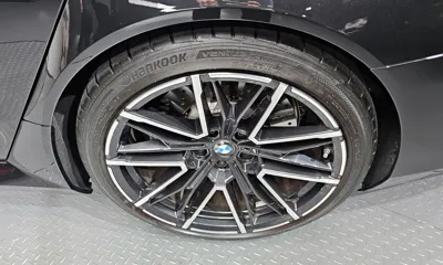 BMW M5 2025, 7133 км, за 123506.42 USD - фото 21