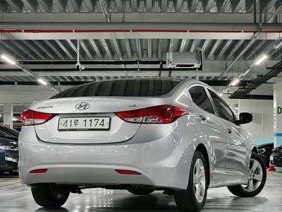 Hyundai Avante 2013, 158050 км, за 2592.88 USD