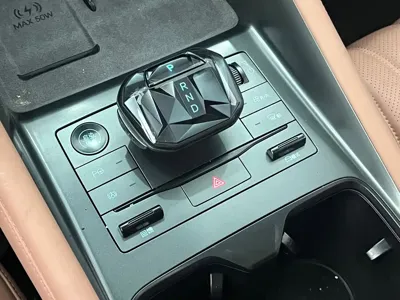 BYD L EV 2025, 18000 км, за 22630.52 USD - фото 20