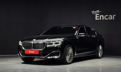 BMW 7-Series · 2021 год