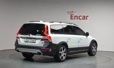 Volvo XC70 2014, 122989 км, за 11421.82 USD