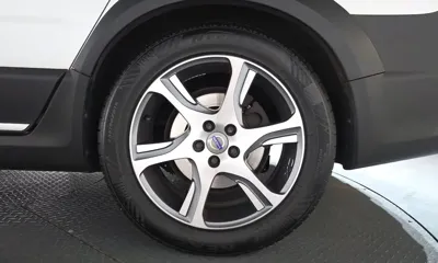 Volvo XC70 2014, 122989 км, за 11421.82 USD