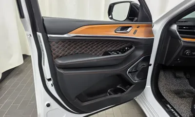 Jeep Cherokee 2023, 54624 км, за 38729.16 USD - фото 24
