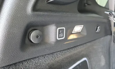 Jeep Cherokee 2023, 54624 км, за 38729.16 USD - фото 31