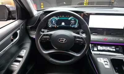 Hyundai Grandeur 2020, 124501 км, за 15287.55 USD - фото 13