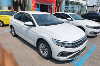 Volkswagen Bora 2024, 49700 км, за 10557 USD