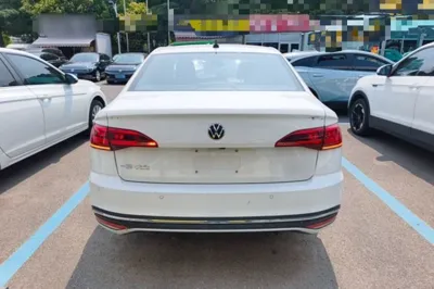 Volkswagen Bora 2024, 49700 км, за 10557 USD