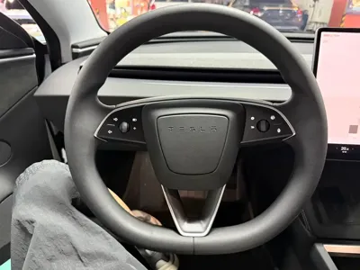 Tesla Model 3 2025, 12000 км, за 23070.79 USD