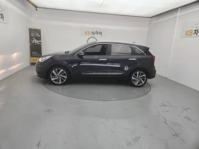 Kia Niro 2018, 59000 км, за 10401.09 USD