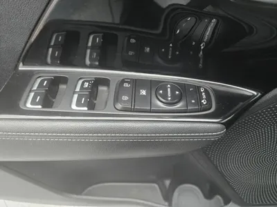 Kia Niro 2018, 59000 км, за 10401.09 USD - фото 14