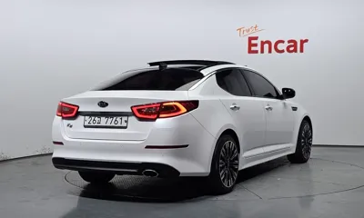 Kia K5 2014, 97808 км, за 5846.03 USD