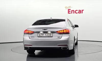 Hyundai Genesis 2016, 62621 км, за 7870.55 USD