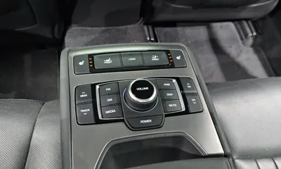 Hyundai Genesis 2016, 62621 км, за 7870.55 USD - фото 18