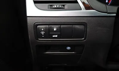 Hyundai Genesis 2016, 62621 км, за 7870.55 USD - фото 19