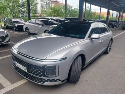 Hyundai Grandeur 2023, 30000 км, за 22725.78 USD