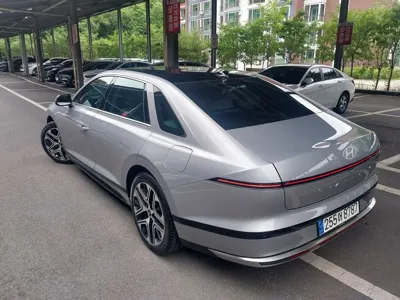 Hyundai Grandeur 2023, 30000 км, за 22725.78 USD