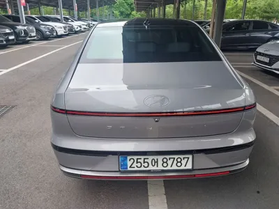 Hyundai Grandeur 2023, 30000 км, за 22725.78 USD