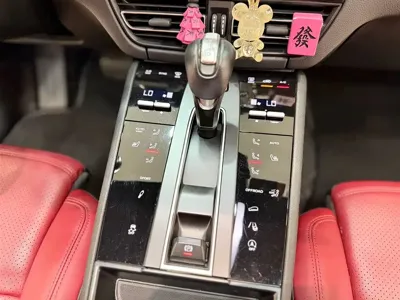 Porsche Macan 2023, 50000 км, за 43513.26 USD