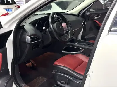 Jaguar F-Pace 2017, 144000 км, за 11268.6 USD
