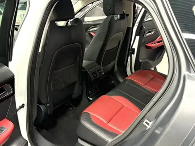 Jaguar F-Pace 2017, 144000 км, за 11268.6 USD