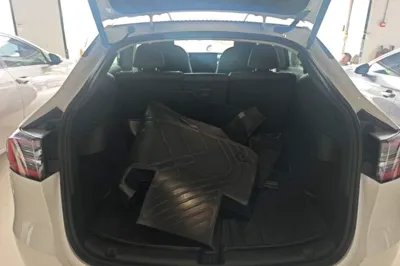 Tesla Model Y 2022, 90900 км, за 24665 USD - фото 22