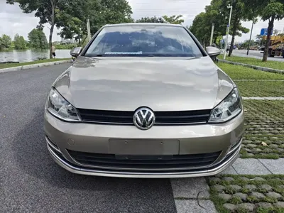 Volkswagen Golf 2015, 60000 км, за 4795.67 USD