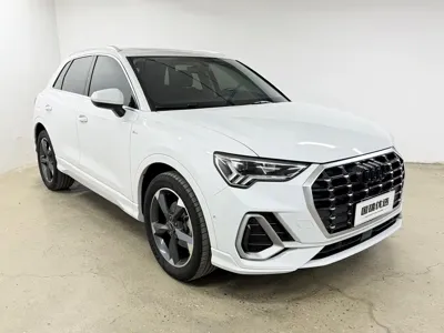 Audi Q3 2022, 27000 км, за 26456.23 USD