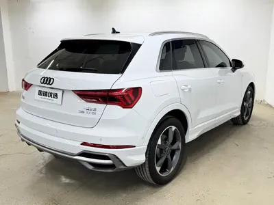 Audi Q3 2022, 27000 км, за 26456.23 USD