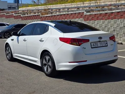 Kia K5 2013, 242800 км, за 2732.24 USD