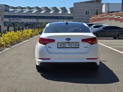 Kia K5 2013, 242800 км, за 2732.24 USD