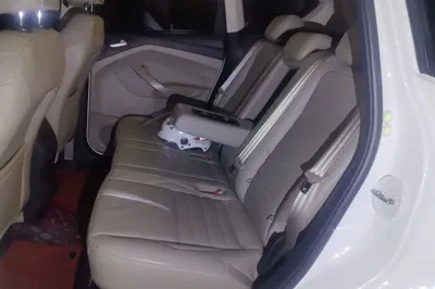 Ford Kuga 2017, 53200 км, за 7659 USD
