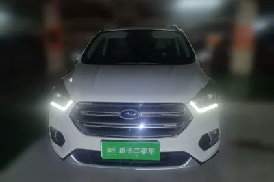 Ford Kuga 2017, 53200 км, за 7659 USD