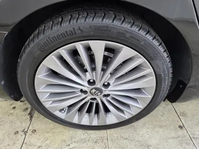 Kia K7 2016, 180825 км, за 5185.77 USD